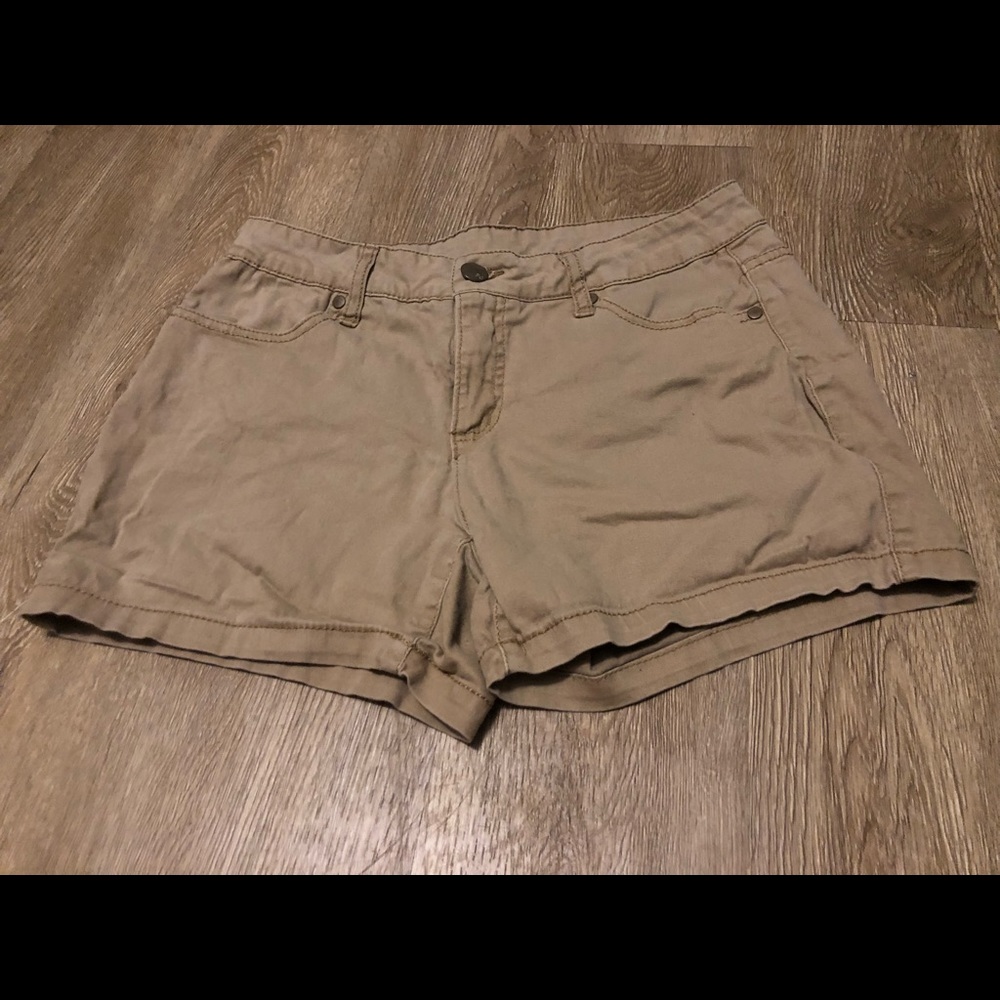Faded Glory khaki Shorts size 10 summer!